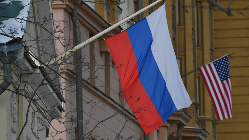 МИД РФ заявил о желании выстраивать взаимовыгодные отношения с США